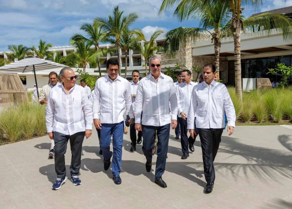 Abinader inaugura hotel en Miches y afirma que el municipio ya es una realidad del turismo dominicano Abinader inaugura hotel en Miches y afirma que el municipio ya es una realidad del turismo