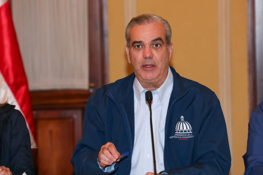 Gobierno mantiene suspensión de labores en 12 provincias en alerta roja por tormenta Melissa Abinader instruyo mantener las medidas preventivas este sabado la situacion sera evaluada