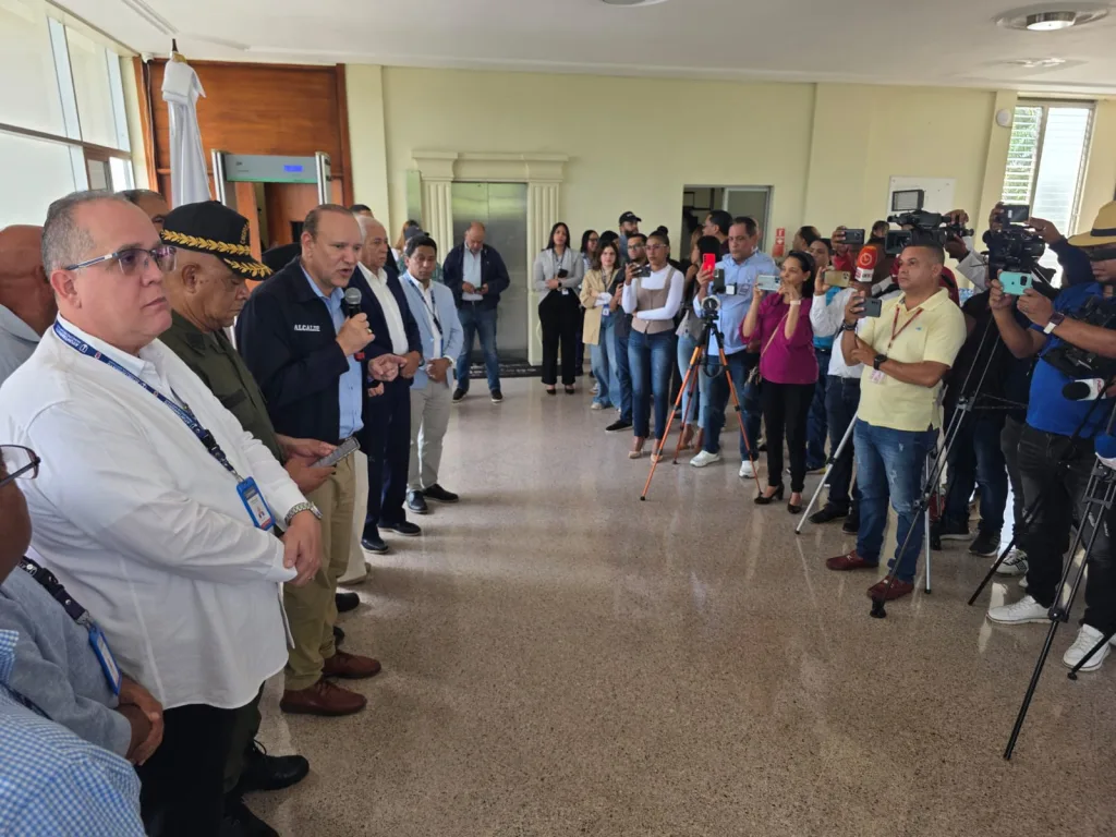 Alcaldia de Santiago destaca respuesta ejemplar ante lluvias eljacaguero1