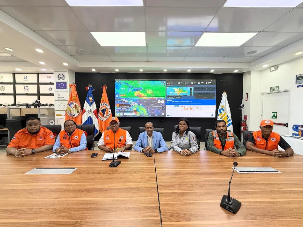 CNE y Defensa Civil fortalecen cooperacion internacional ante amenaza de la tormenta tropical Melissa