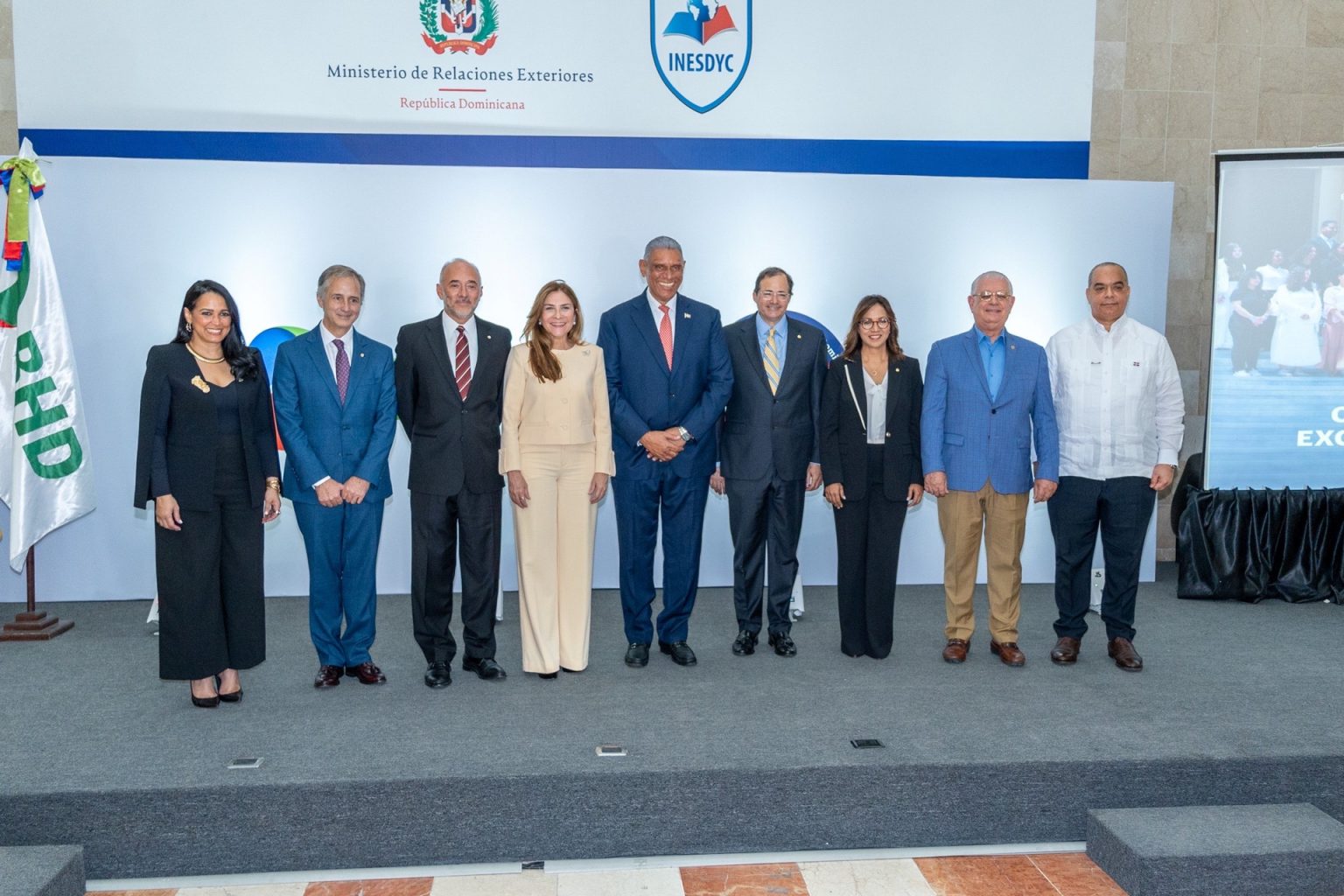 Celines Toribio Andres Maldonado Fidelio Arturo Despradel Carolina Mejia Jesus Chu Vasquez Steven Puig Josefina Navarro Jose Rafael Espaillat y Opinio Diaz