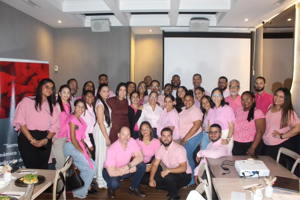 Clinica del Dolor y Cuidados Paliativos del Cibao clausura el Mes del Cancer de Mama1