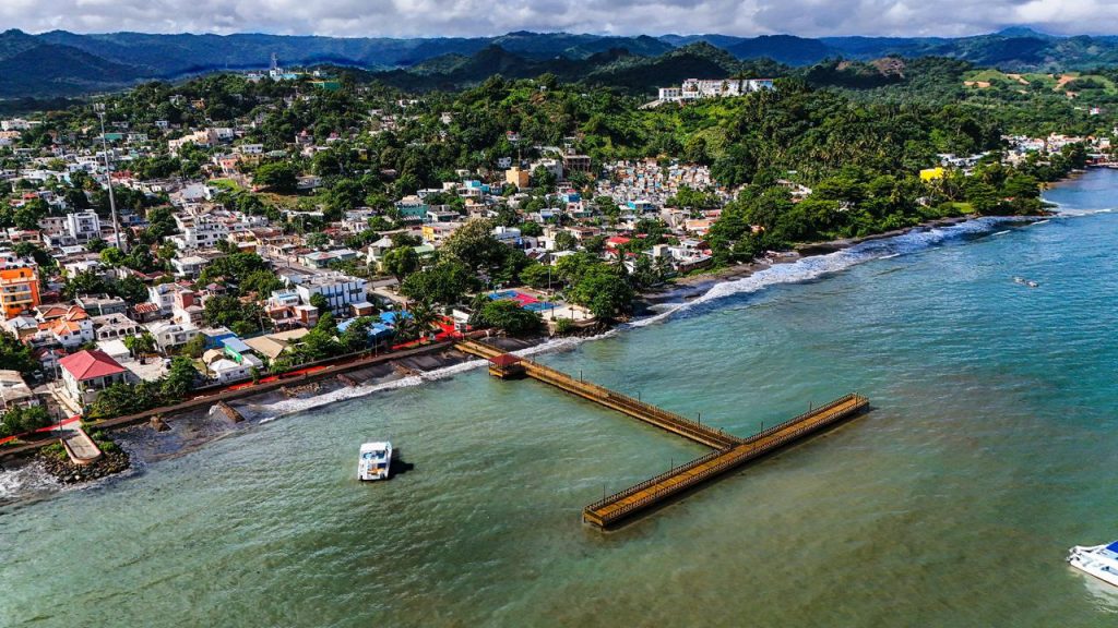 Collado entrega el nuevo muelle turistico de Miches y reafirma compromiso con el desarrollo costero1