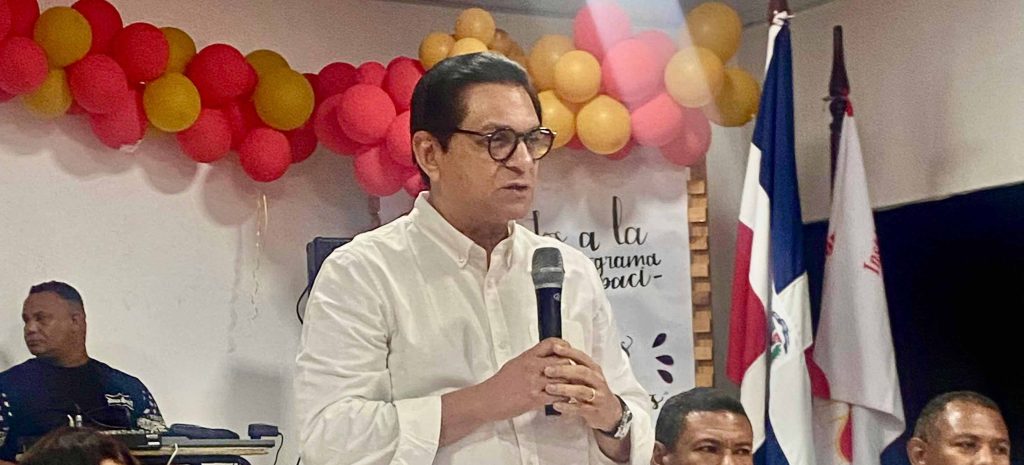 Daniel Rivera resalta legado historico y compromiso legislativo en 50 anos de Santiago Oeste