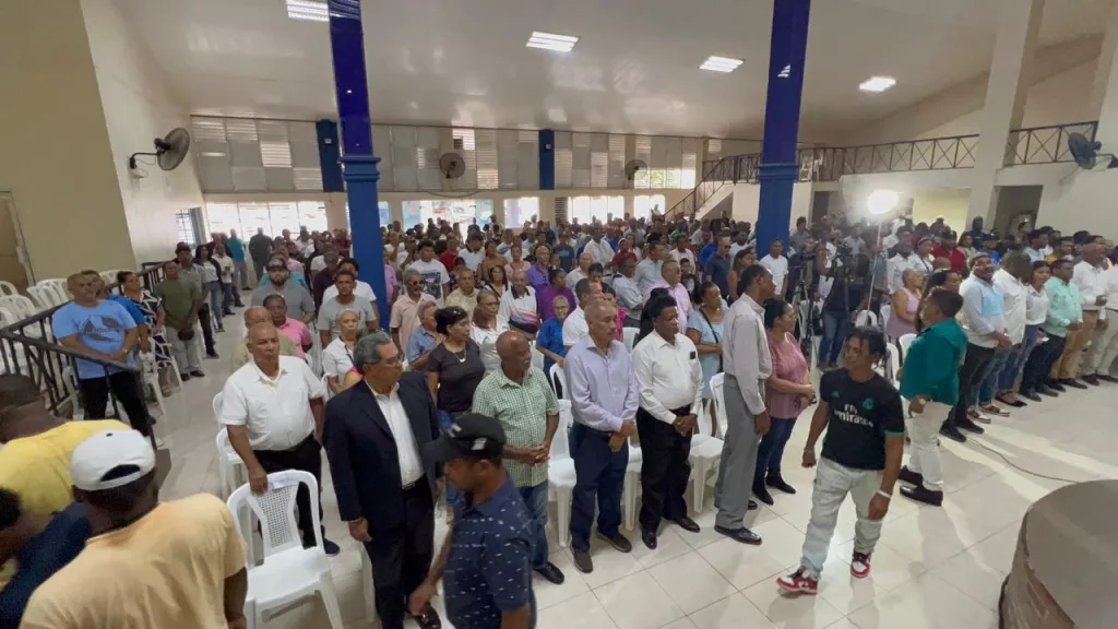 Dirigentes medios y de base del PRM en Santiago reclaman mayor inclusion en el tren gubernamental
