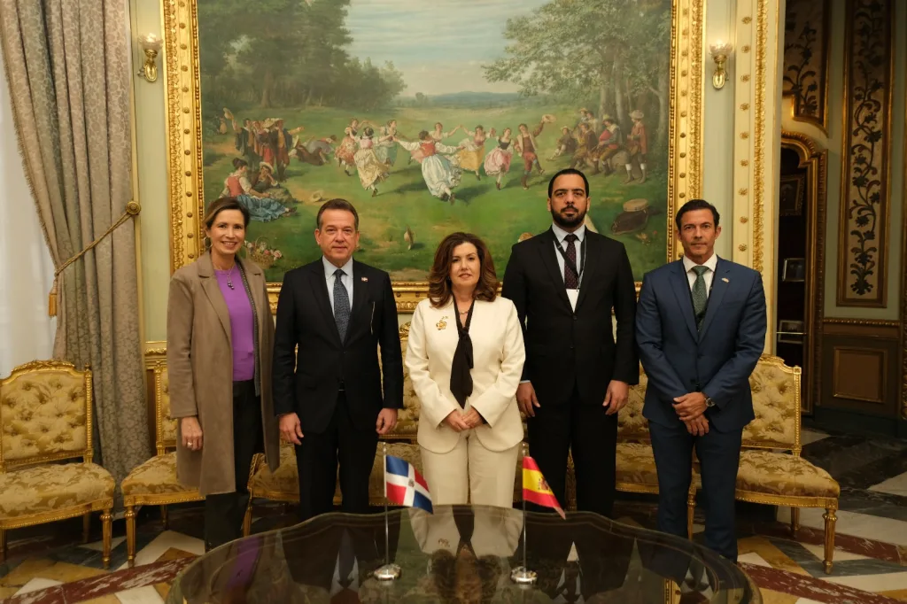 República Dominicana promueve clima de inversión en Madrid Elsa Salvadores de Camara Madrid Victor Bisono Lucile Houellemont Fantino Polanco y Jose Maldonado