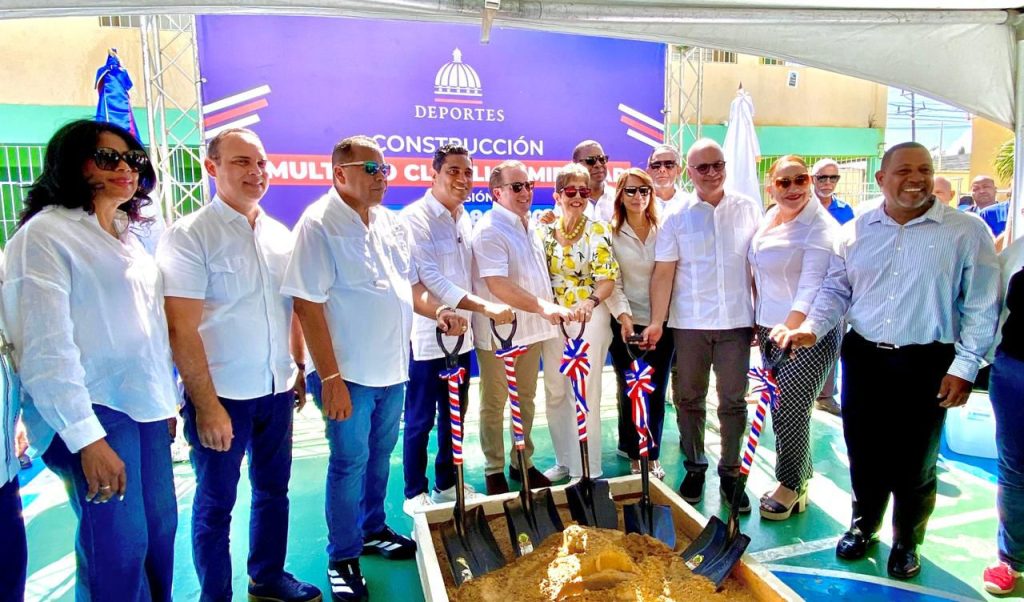 Gobierno inicia construccion del Club Liga Miramar en Puerto Plata