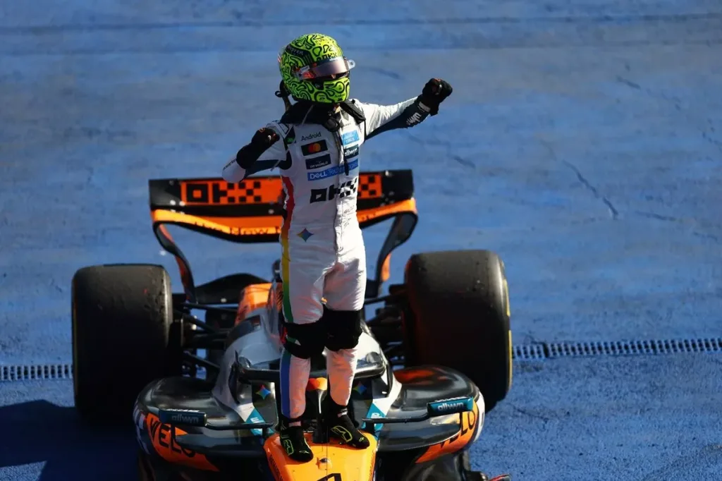 Norris toma el liderato del Mundial de F1 tras polémico arranque entre Hamilton y Verstappen en México Lando Norris firmo en Mexico una de esas actuaciones que marcan una temporada