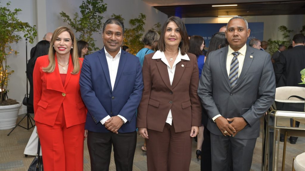 Linda Valette Angel Laureano Ana Pou de Castro y Juan Raul Restituyo