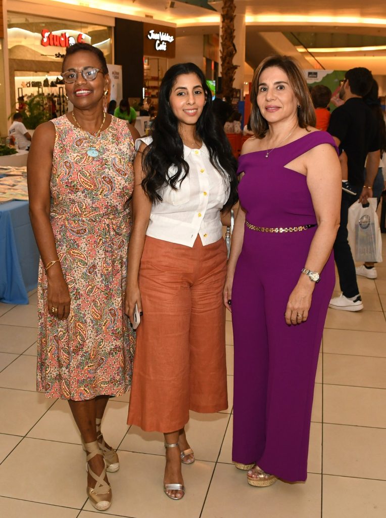 Mirtha de Leon Emma Castellanos y Sahira Lama de Toral