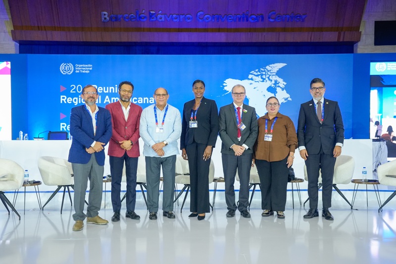 Director de INFOTEP destaca importancia de revalorizar la formación técnico-profesional Participantes en la sesion plenaria XX reunion OIT Las Americas