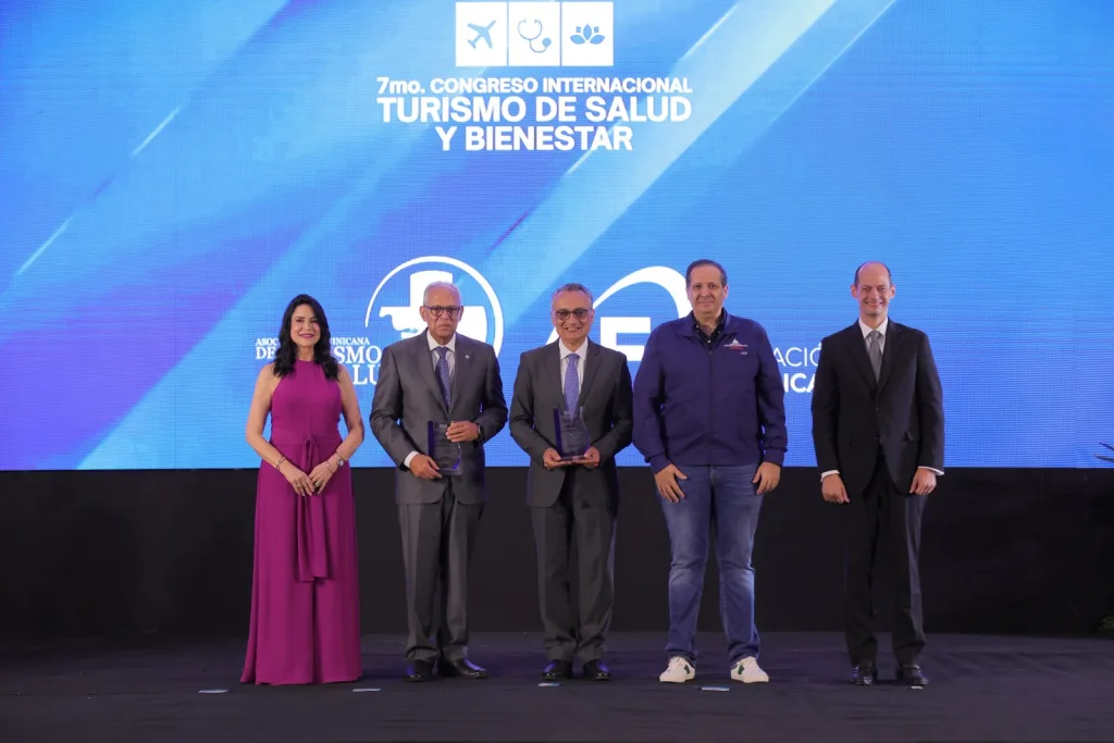 República Dominicana inaugura el 7mo Congreso Internacional de Turismo de Salud y Bienestar Rafael Sanchez Espanol y Henry Gallardo