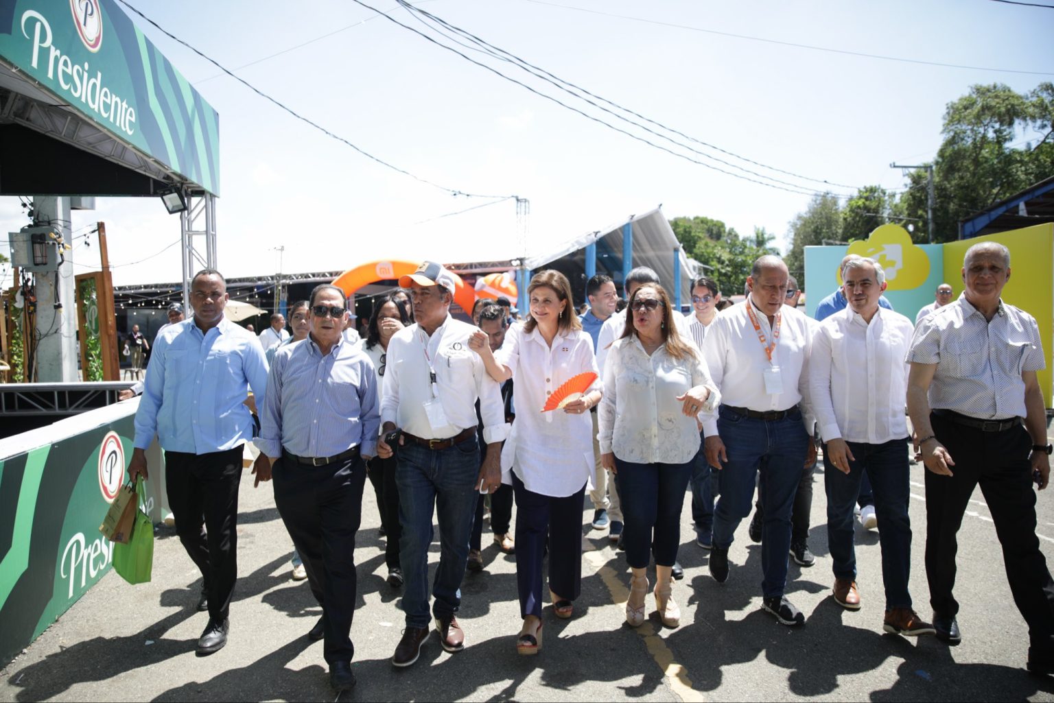 Raquel Pena recorre Expo Cibao 2025 y Luis nunez reafirma apoyo del Gobierno al crecimiento regional1