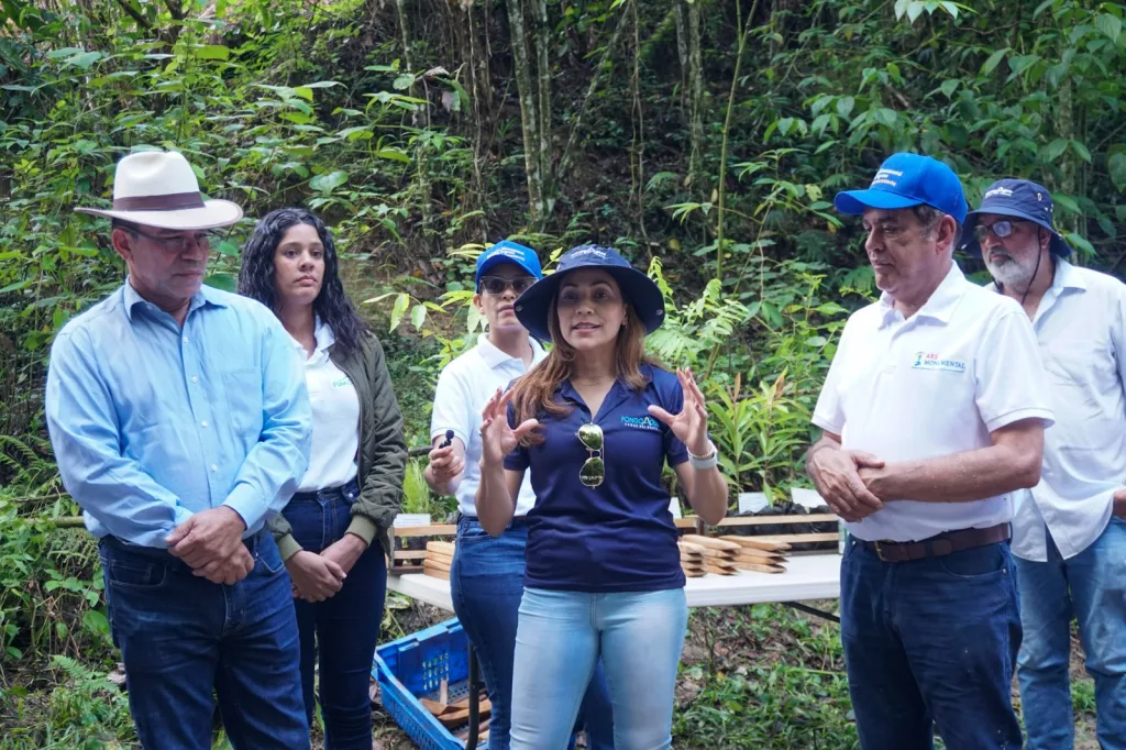 Seguros Monumental impulsa la reforestacion en San Jose de las Matas junto a Plan Sierra y Fondo Agua2