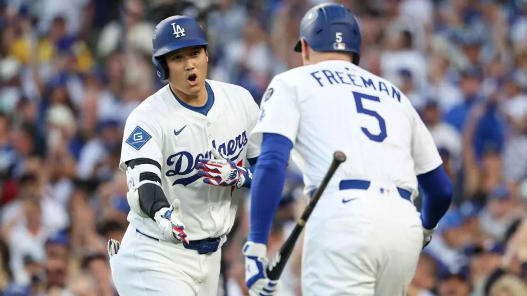 Shohei Ohtani y Freddie Freeman protagonizan un histórico Juego 3 de la Serie Mundial Shohei Ohtani se embaso las nueve veces que se paro a batear en el juego eljacaguero