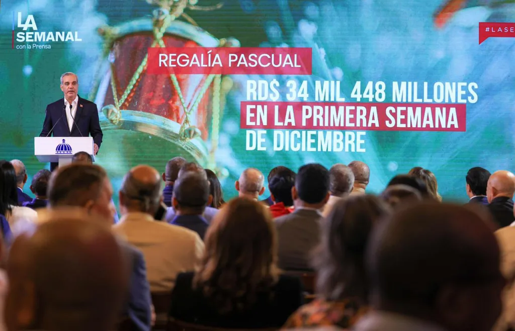 Abinader activa la Brisita Navidena con apoyo economico a mas de 2.6 millones