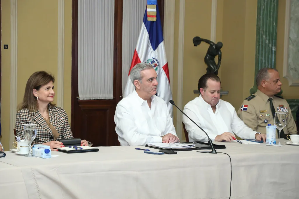 Abinader dispone RD 12 mil millones para recuperacion tras tormenta