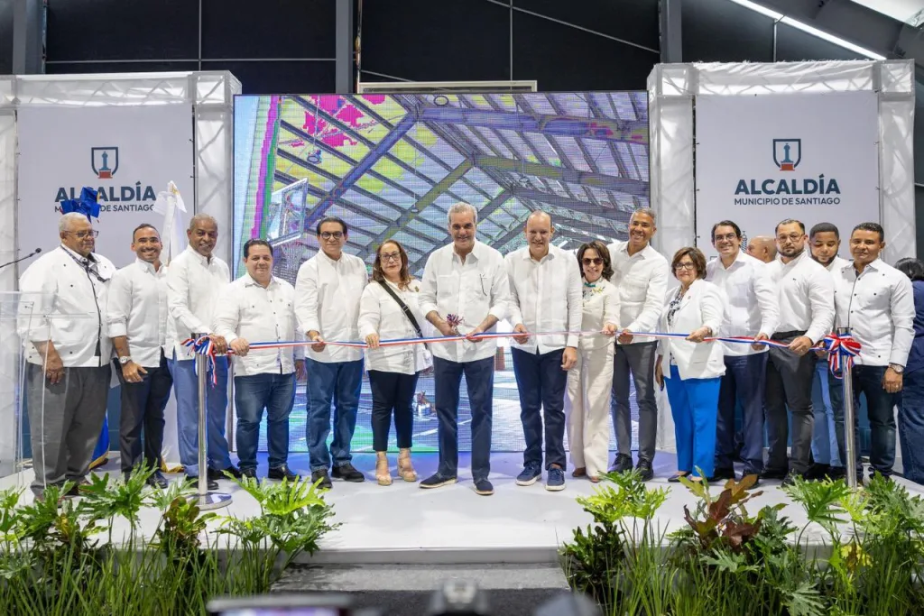 Abinader impulsa transformacion urbana en Santiago con obras deportivas educativas
