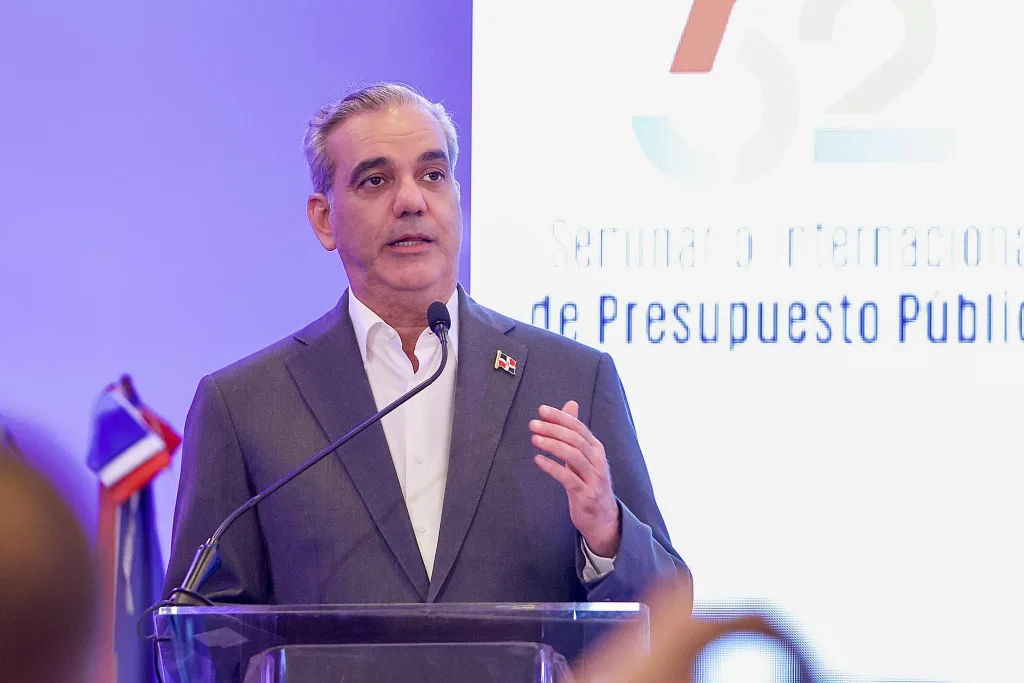 Transparencia y eficiencia fiscal: pilares del desarrollo impulsados por Abinader Abinader reafirmo este martes el compromiso del Gobierno dominicano con la transparencia