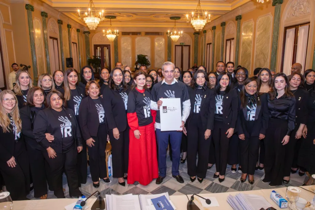 Abinader respalda pacto nacional y reforma Dejala Ir para frenar la violencia de genero eljacaguero