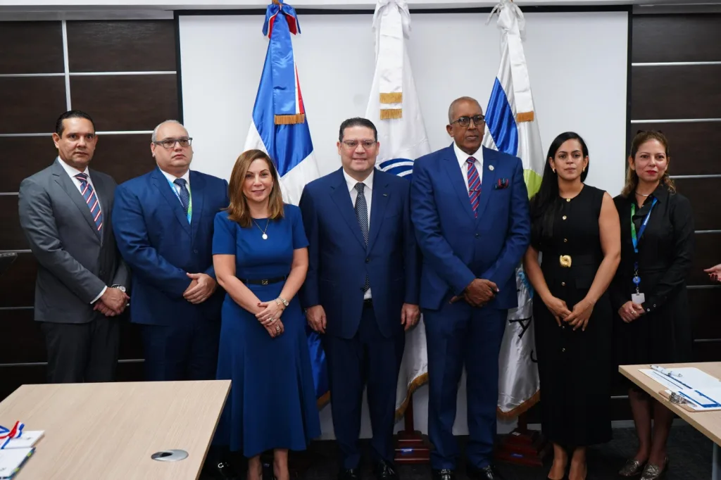 Aduanas y Contraloria refuerzan fiscalizacion publica para garantizar uso correcto