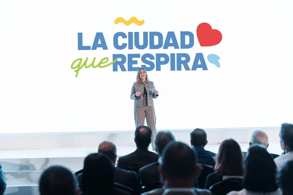 Carolina Mejía destaca legado urbano con “La Ciudad que Respira” Carolina Mejia destaca legado urbano con La Ciudad que Respira