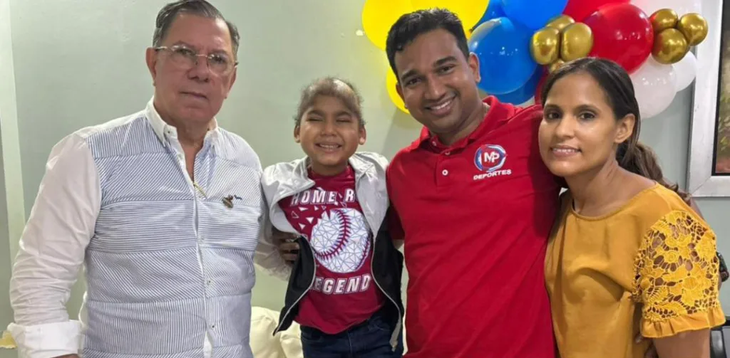 Pica y se Extiende Coliseo gallistico de Santiago 1