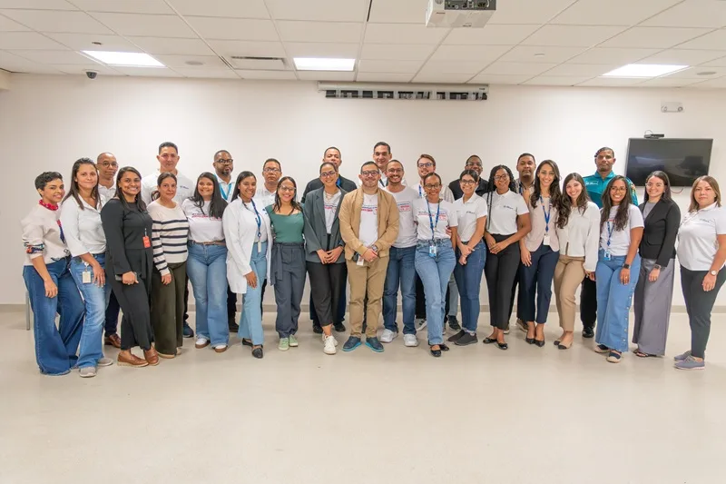 CEDIMAT capacita personal de Aeroambulancia en manejo prehospitalario y de emergencia ACV Equipo médico de CEDIMAT y Aeroambulancia durante Taller de manejo prehospitalario y de emergencia ACV.