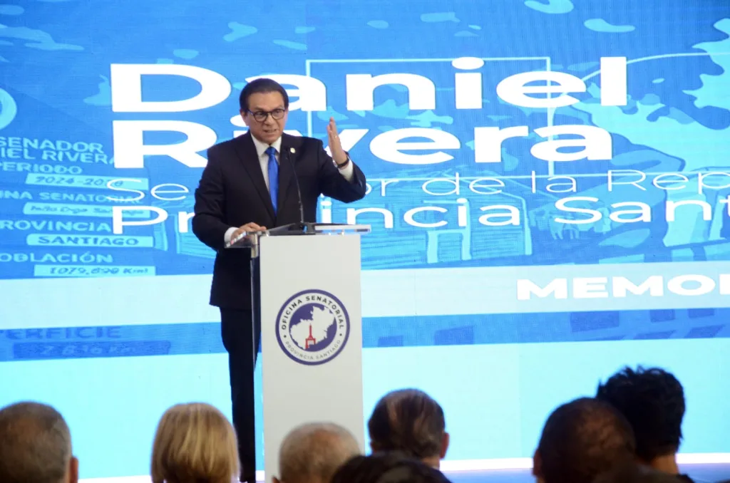 Daniel Rivera resalta el impulso transformador de Santiago durante su informe legislativo 2024