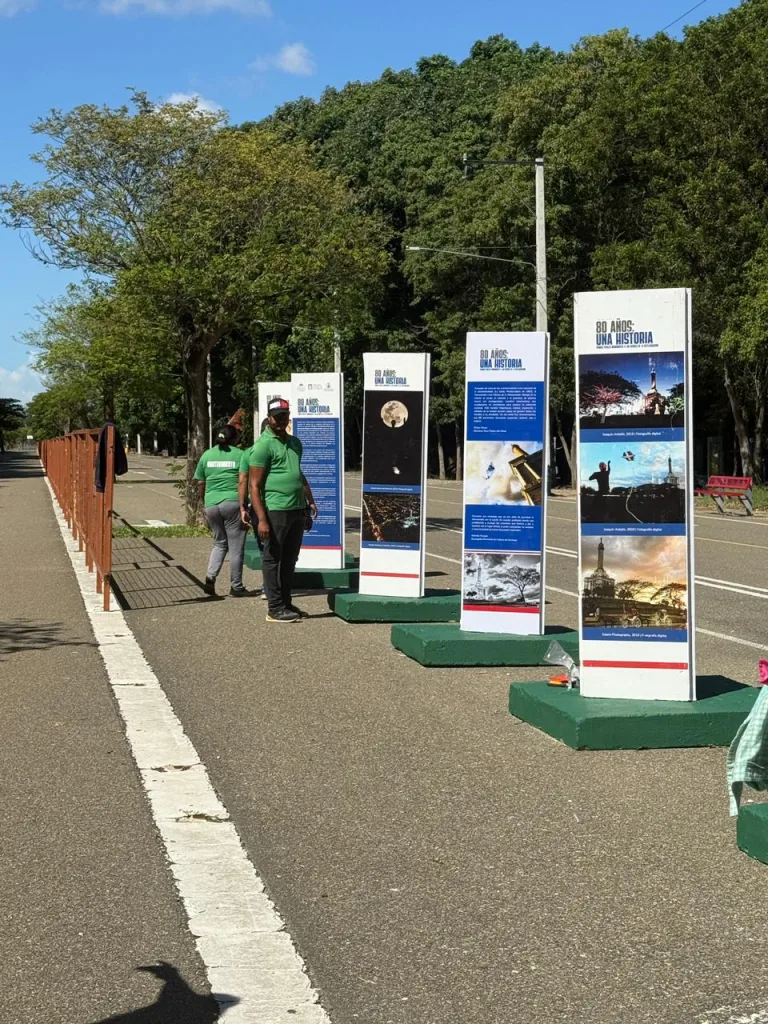 Exposicion sobre los 80 anos del Monumento a los Heroes llega al Parque Central