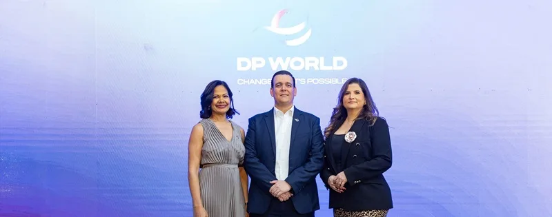 DP World en República Dominicana celebra encuentro en agradecimiento a sus clientes FOTO PRINCIPAL Mirla Solano Roberto Muniz y Carla Solano