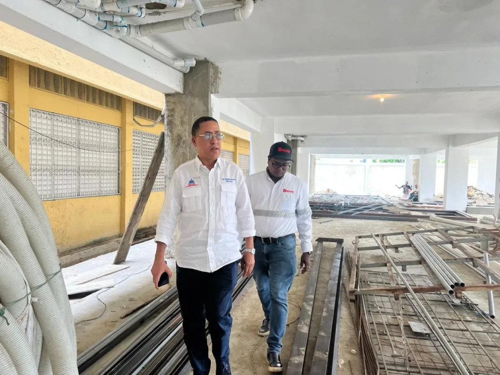 Gobierno acelera construcción y rehabilitación de centros educativos en Santo Domingo Este Gobierno acelera construccion y rehabilitacion de centros educativos en Santo Domingo Este