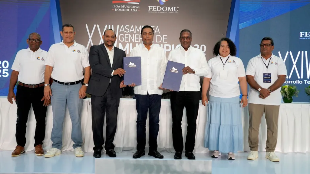 Instituciones municipales sellan alianza para proteger a trabajadores de los ayuntamientos Instituciones municipales sellan alianza para proteger a trabajadores