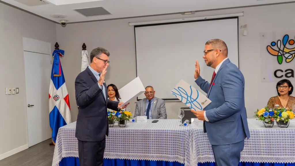 José Fernando Benoit Peña asume como director nacional del CAID, marcando una nueva etapa de compromiso y excelencia Jose Fernando Benoit Pena asume como director nacional del CAID marcando una nueva etapa de compromiso y excelencia