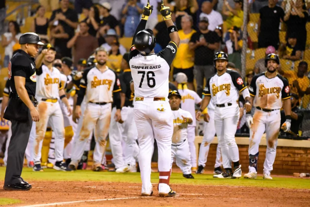 Las Aguilas le ganan la serie de tres dias a los Gigantes y siguen firmes e el primer lugar