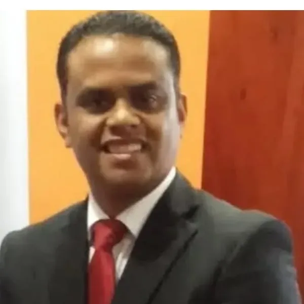 La Nueva Revolución Técnica: Por qué la Inteligencia Artificial, la Programación y el Big Data deben ser transversales en la Formación Técnico Profesional Dominicana Richard Espinosa eljacaguero e1762469439122