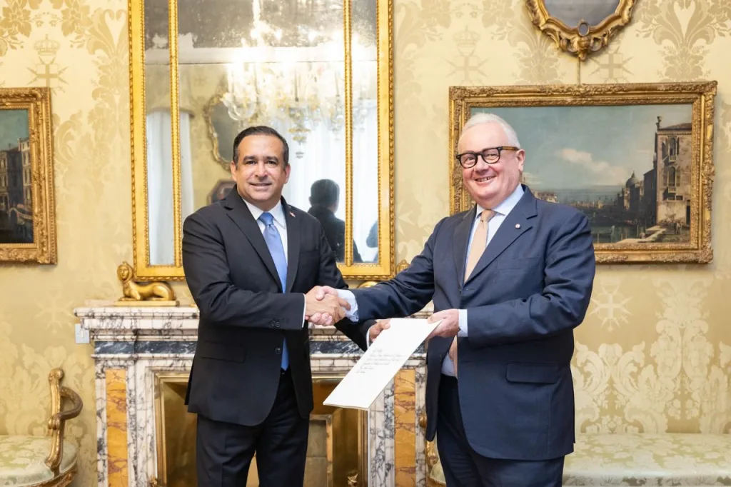 Embajador Víctor Suárez Díaz fortalece relaciones entre República Dominicana y la Orden de Malta Victor Suarez Diaz fortalece relaciones entre Republica Dominicana y la Orden de Malta