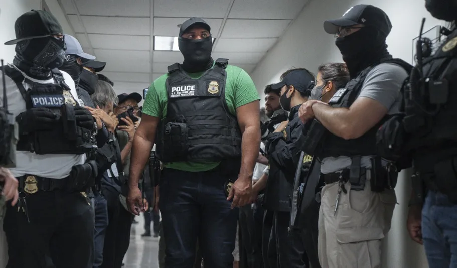 Congresista Espaillat presenta plan para frenar deportaciones agencias federales de migracion eljacaguero