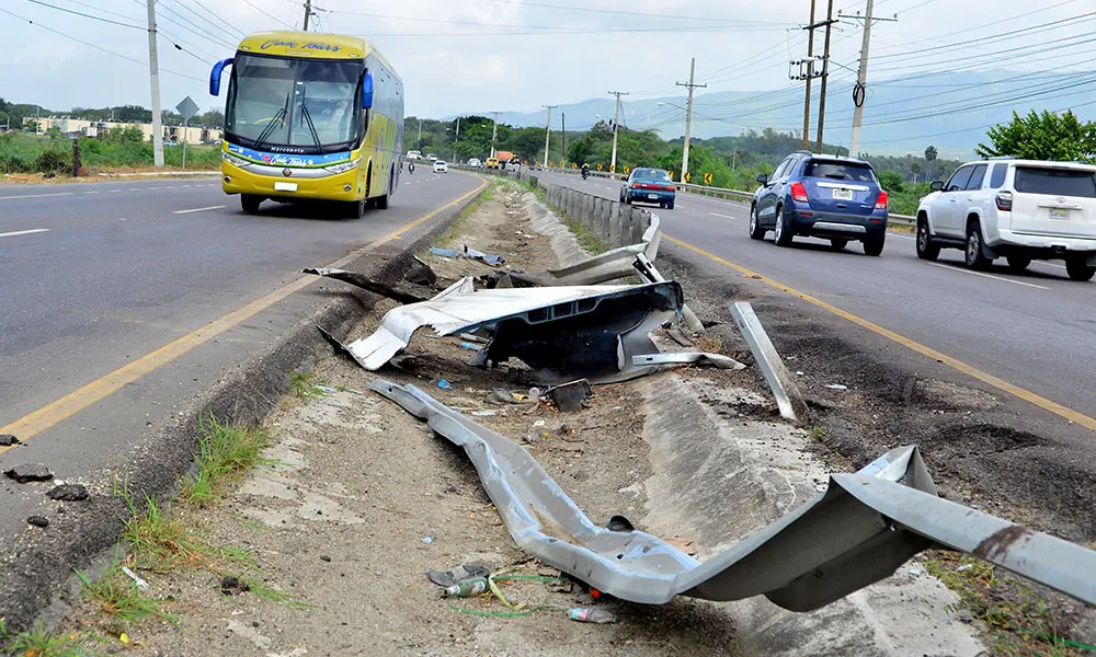barandas de carreteras dominicanas en Santiago eljacaguero3