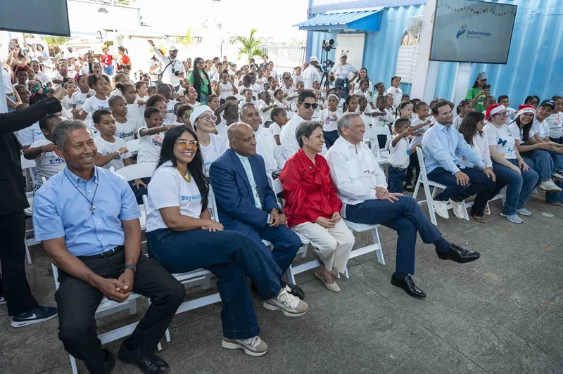 Voluntariado Banreservas lleva la Navidad a cientos de niños y realiza operativo ambiental en el Ozama 3