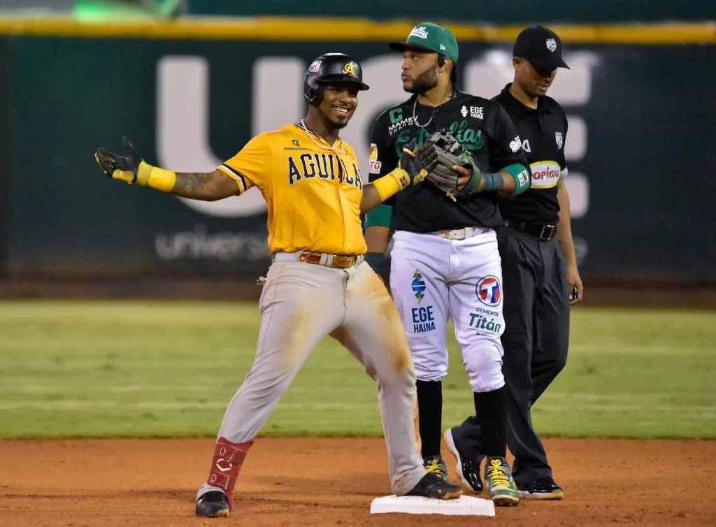 Águilas dominan en San Pedro, Toros rugen ante el Licey y Leones escalan posiciones Alberto Rodriguez y Robinson Cano
