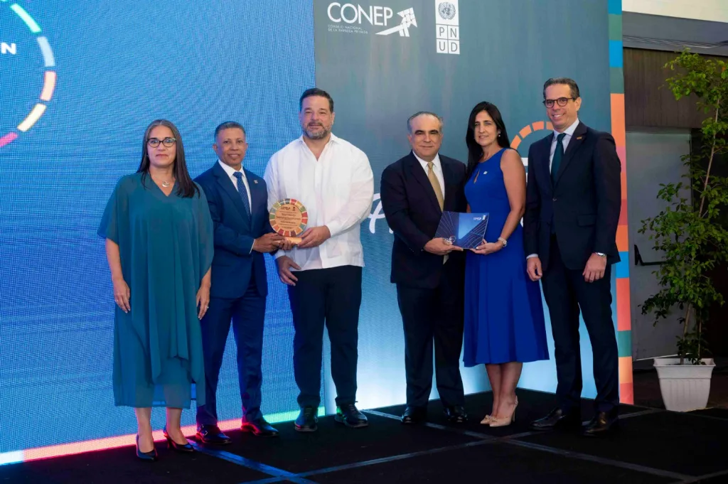 Banreservas recibe reconocimiento por su programa Fomenta Pymes como modelo de negocio Banreservas recibe reconocimiento por su programa Fomenta Pymes