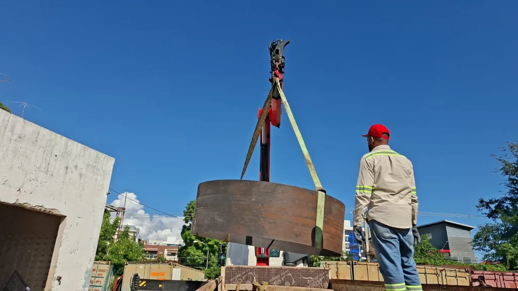 CORAASAN mantiene labores intensivas para restablecer línea de aducción en Sabana Iglesia CORAASAN mantiene labores intensivas para restablecer linea de aduccion en Sabana Iglesia