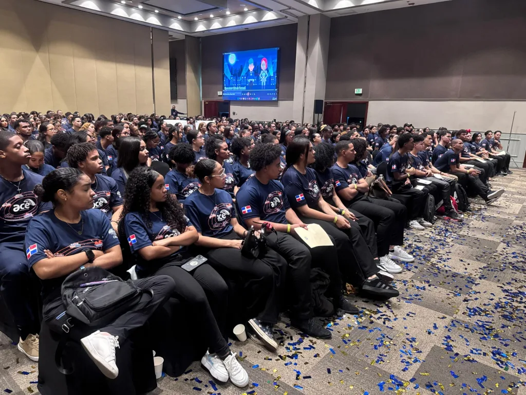 Consulado evalúa redes sociales para el Summer Work and Travel; ACE International transforma su feria de empleos con las nuevas “Unifairs” Consulado evalua redes sociales para el Summer Work and Travel1