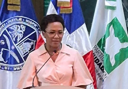 Edith Febles: Premio a la Integridad en la Lucha contra la Corrupción 2025 Edith Febles en su discurso de aceptacion del Premio de lucha contra la Corrupcion entregado por Participacion Ciudadana