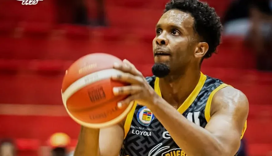 Ciro Pérez, Canastica, Buitres y Pueblo Nuevo aseguran pase al Round Robin en Baloncesto Superior de San Cristóbal Gerardo Suero 38 unidades e1765482212298