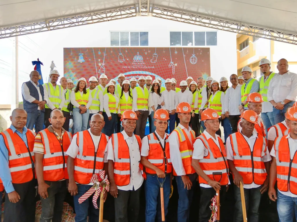 Gobierno pone en marcha “Navidad en las Aulas 24/7”, un operativo nacional para remozar más de 250 escuelas durante las vacaciones Gobierno pone en marcha Navidad en las Aulas 24 7