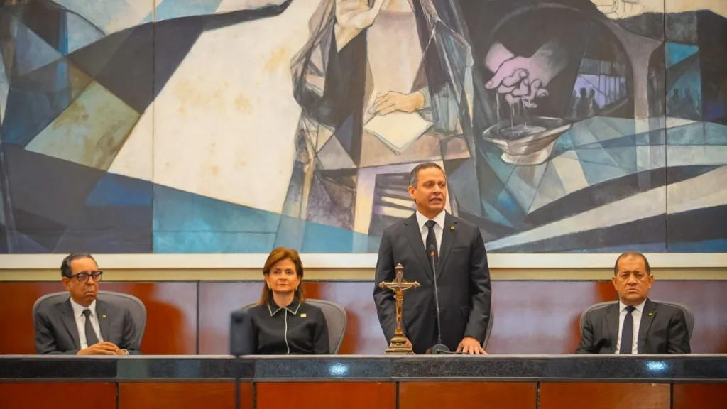 Henry Molina reafirma que la fortaleza del Poder Judicial descansa en la Constitución, no en la popularidad Henry Molina reafirma que la fortaleza del Poder Judicial descansa en la Constitucion no en la popularidad