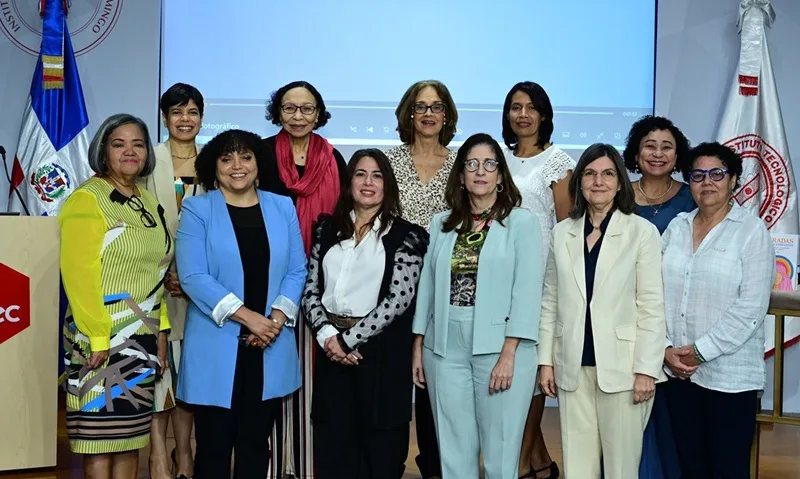 Centro de Estudios de Género de INTEC pone en circulación libro que recoge sus 35 años de historia INTEC pone en circulacion libro Memorias 35 anos Mucho mas alla de lo academico