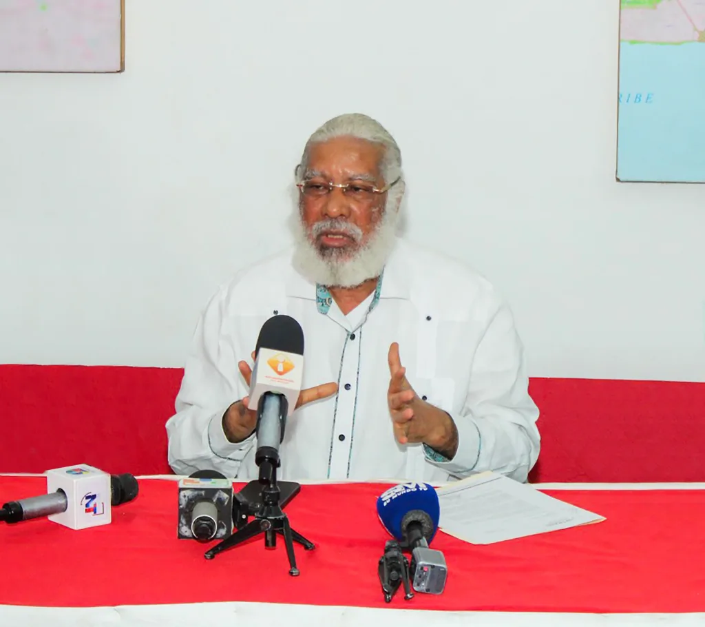 Juan Hubieres advierte posible demanda contra la Policía y el Dicrim por caso de choferes en Santo Domingo Norte Juan Hubieres eljacaguero